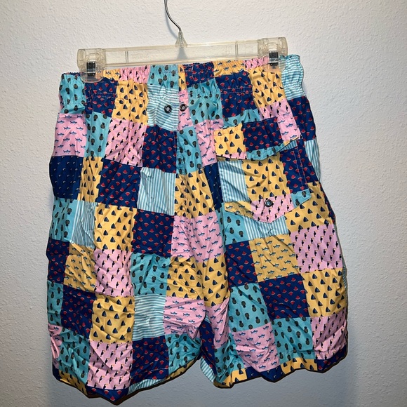 Charleston Threads Men's Plaid Quilt Print Shorts Swim Trunks Size Large - Picture 3 of 3